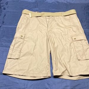 Levi’s mens tan cargo shorts 38